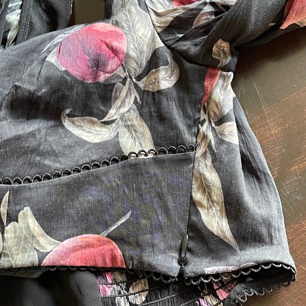 AllSaints Ria Soleil Top Black Garden Floral Linen Silk Crop Blouse US 6 UK 10 - Picture 6 of 9